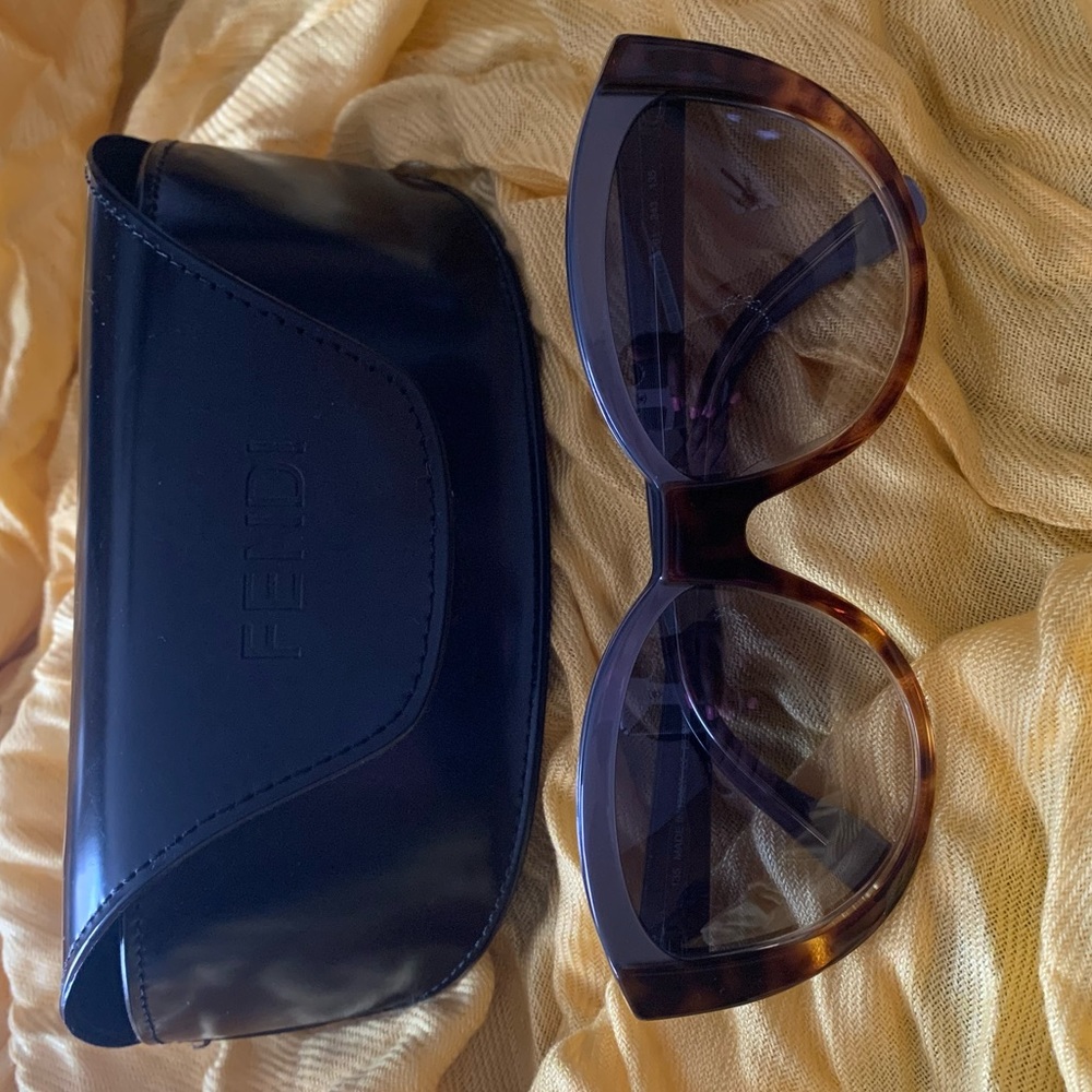 Fendi Sunglasses - Picture 2 of 4